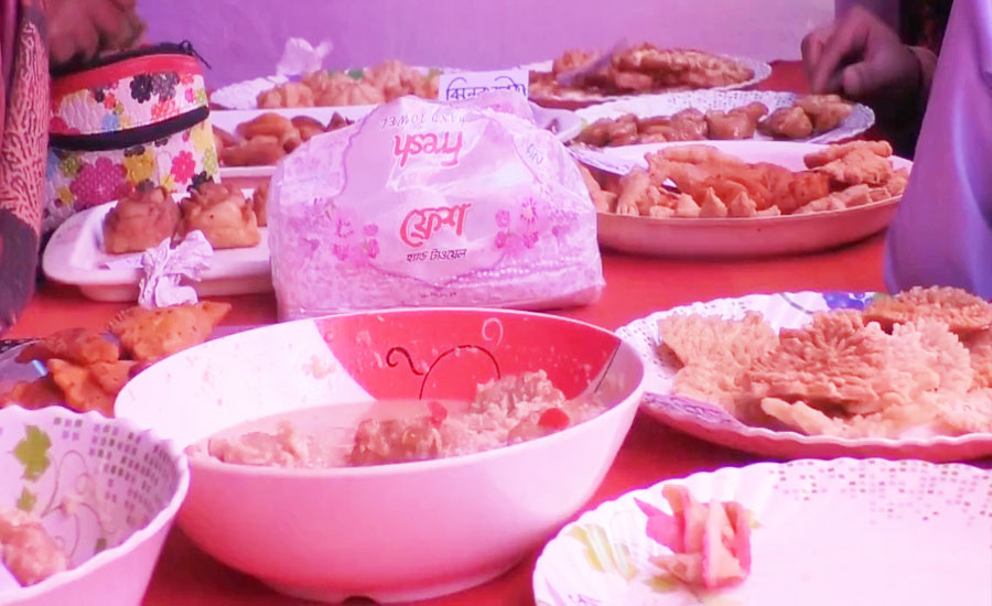 নাগেশ্বরীতে পিঠা উৎসবে শিক্ষার্থী, অভিভাবক ও শিক্ষকদের উচ্ছ্বাস