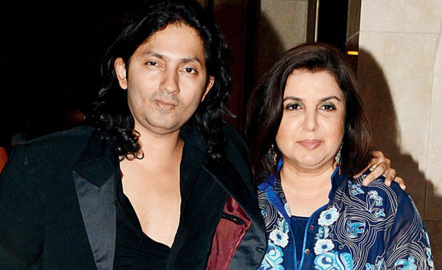 ৮ বছরের ছোট ছেলেকে ৩ বার বিয়ে করেছেন ফারাহ খান