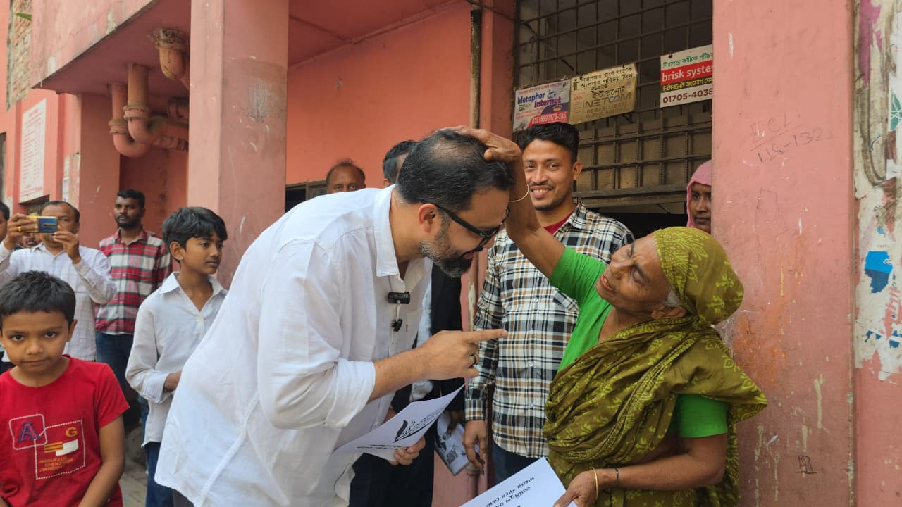 মিরপুরে গণসংযোগে নির্বাচনী অনিয়মের অভিযোগ আমিনুল হকের