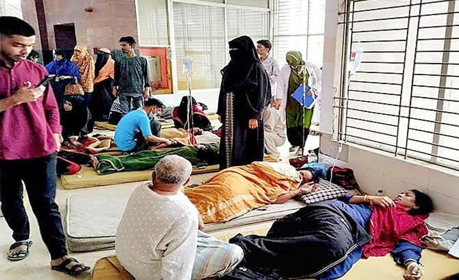 টঙ্গীতে পোশাক কারখানায় রহস্যময় দুর্গন্ধে অসুস্থ অর্ধশতাধিক শ্রমিক, কারখানা ছুটি ঘোষণা