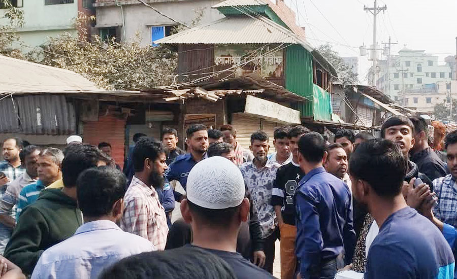 সোনারগাঁয়ে স্বামীর বিরুদ্ধে গৃহবধুকে শ্বাসরোধে হত্যার অভিযোগ, স্বামী আটক