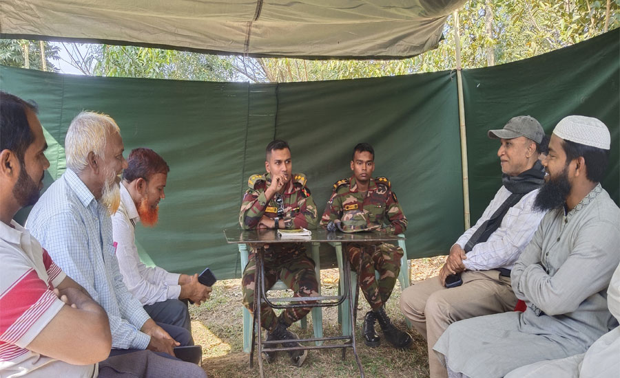 নির্বাচনকে সামনে রেখে সেনা রাজনৈতিক নেতাদের বৈঠক