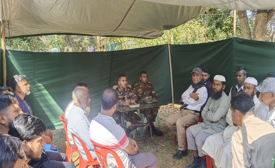 নির্বাচনকে সামনে রেখে সেনা রাজনৈতিক নেতাদের বৈঠক