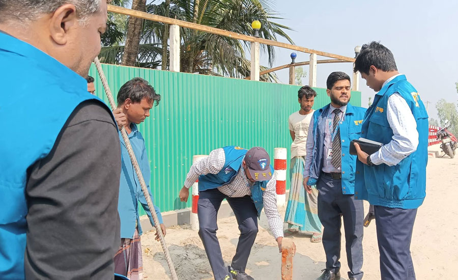 চিলমারীতে সেতু নির্মাণে অনিয়ম: দুদকের অভিযান