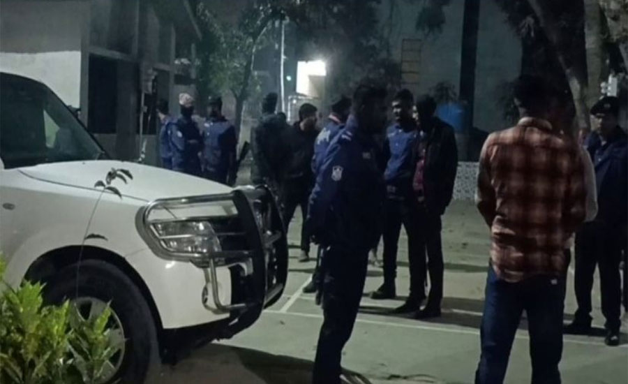 রাতে গোপালগঞ্জে বিচারকের বাসভবনে ককটেল নিক্ষেপ