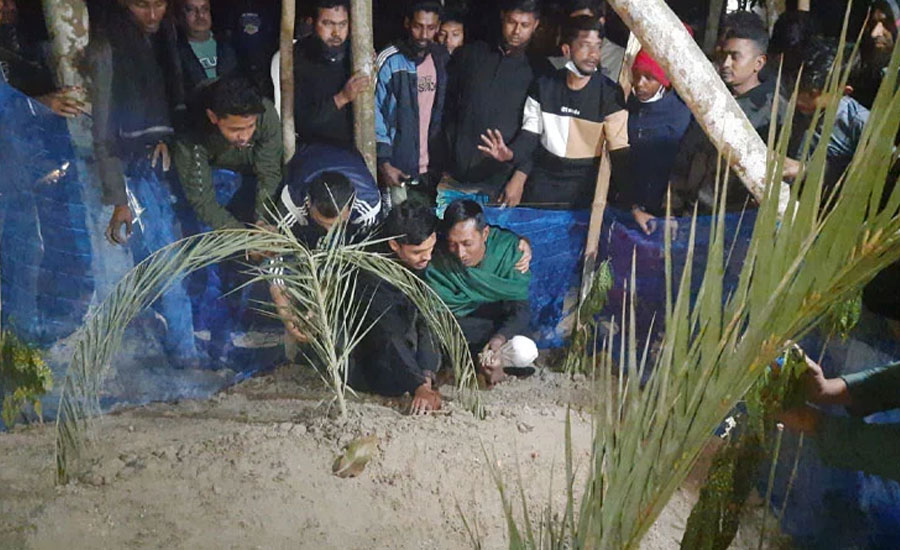 ‘স্ত্রী-সন্তানের লাশের বিনিময়ে আমাকে জামিন দেওয়া হলো’