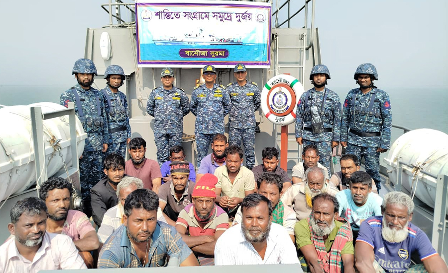 নৌবাহিনীর তৎপরতায় সমুদ্রে ২০ জেলেসহ ভাসমান বোট উদ্ধার