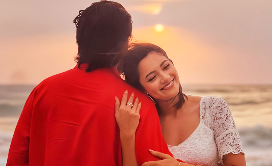 সিয়াম-সুস্মিতা প্রেমে ডুবেছেন!