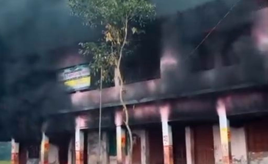 সেনবাগে দুবৃত্তের আগুনে সরকারি প্রাথমিক বিদ্যালয় পুড়ে ছাঁই