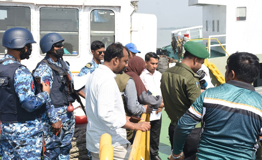 নিত্যপ্রয়োজনীয় পণ্যের কৃত্রিম সংকট ও মূল্য অস্থিতিশীলতা রোধে কোস্টগার্ডের অভিযান