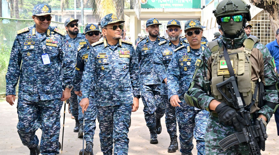 অবাধ ও সুষ্ঠু নির্বাচন নিশ্চিতে মাঠ পর্যায় পরিদর্শনে নৌবাহিনী প্রধান