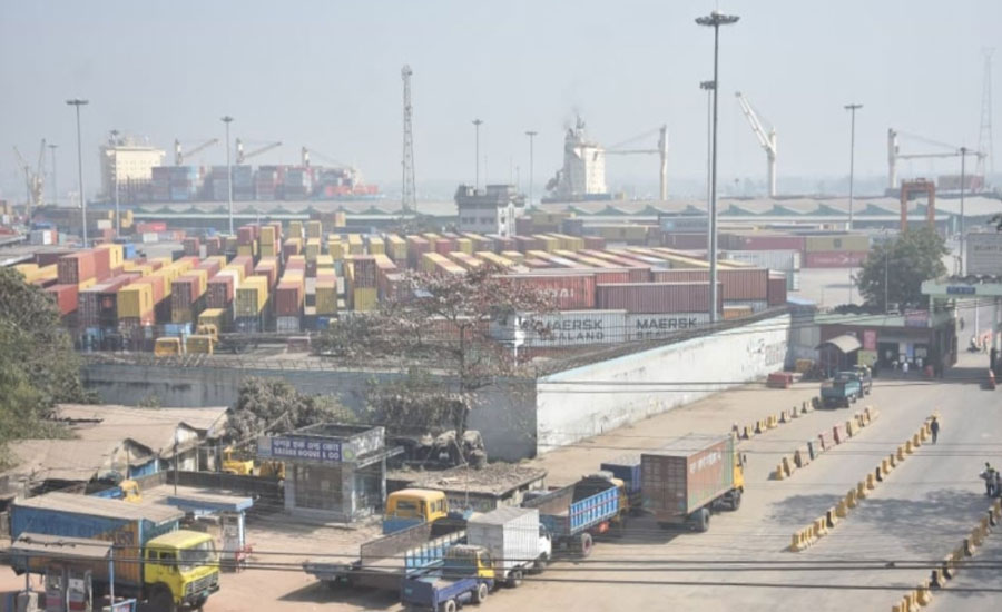 চট্টগ্রাম বন্দরে ভয়াবহ অচলাবস্থা, বাজারে সরবরাহ সংকট তৈরির আশঙ্কা