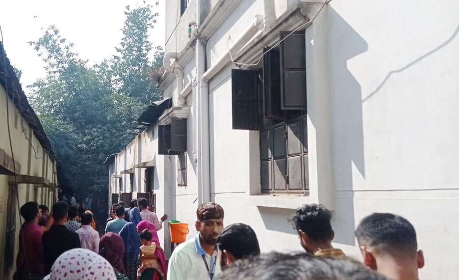 শ্রীপুরে গ্যাস সিলিন্ডার বিস্ফোরণ: মুহূর্তে ছড়িয়ে পড়ে আগুন, পুড়ল ৪৫ কক্ষ কোটি টাকার ক্ষতির দাবি