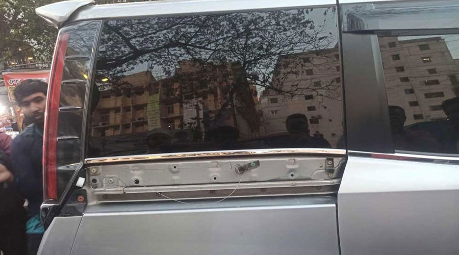 নাসীরুদ্দীন পাটওয়ারীর গাড়ির পার্টস ‘চুরি’