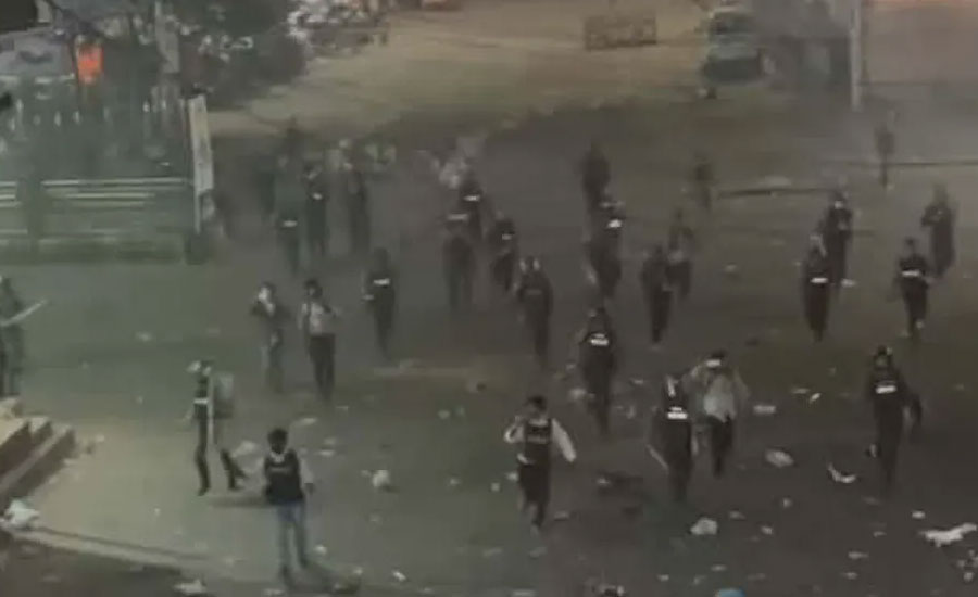 শাহবাগে ফের উত্তেজনা, সাউন্ড গ্রেনেড-টিয়ারশেল নিক্ষেপ