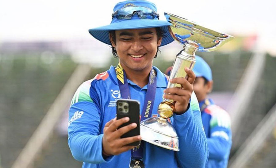 ১৪ বছর বয়সেই ছুঁয়ে ফেললেন আইসিসি ট্রফি, কে এই সূর্যবংশী?