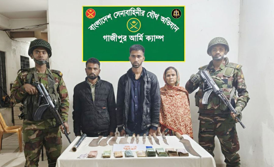 জয়দেবপুরে যৌথ অভিযানে ইয়াবা ও দেশীয় অস্ত্র উদ্ধার, নারীসহ আটক ৩