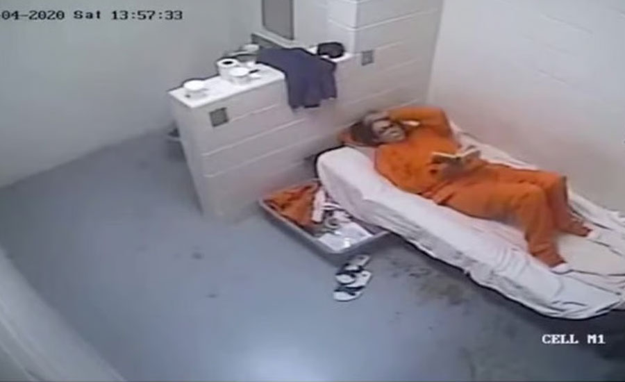 কারাগারে এপস্টিনের বান্ধবী গিলেন কীভাবে কাটাচ্ছেন, ভিডিওতে ধরা পড়ল দিনলিপি