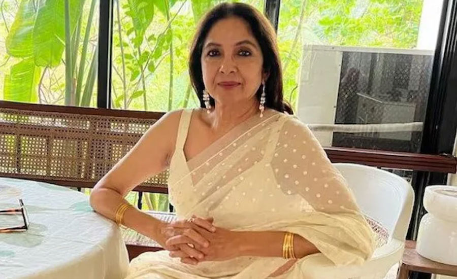 পরিচালকের গালি খেয়ে সেটে কেঁদেছিলেন নীনা গুপ্তা