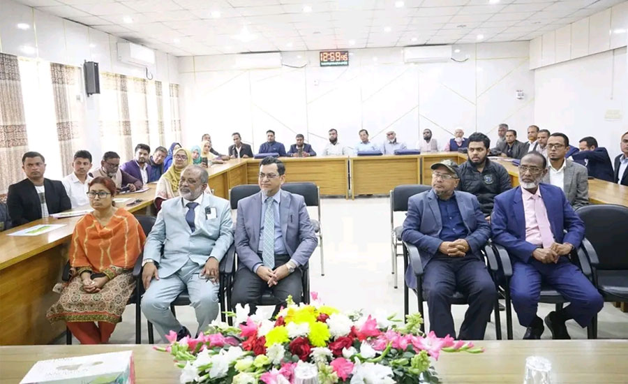 বাকৃবিতে কর্মচারীদের ‘প্রশাসন ও অফিস ব্যবস্থাপনা’ প্রশিক্ষণ কর্মশালার সমাপনী