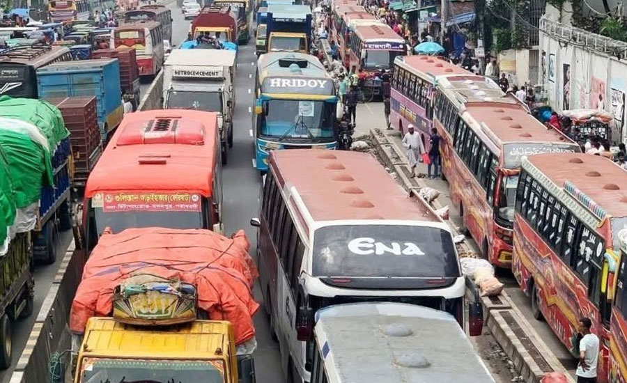 গাজীপুরে দুই মহাসড়কে ৫০ কিলোমিটার যানজট, ভাড়া তিনগুন