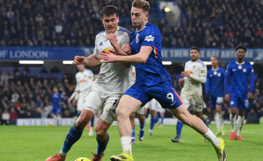 জয়ের পথ থেকে ছিটকে চেলসি, লিডসের দারুণ লড়াই