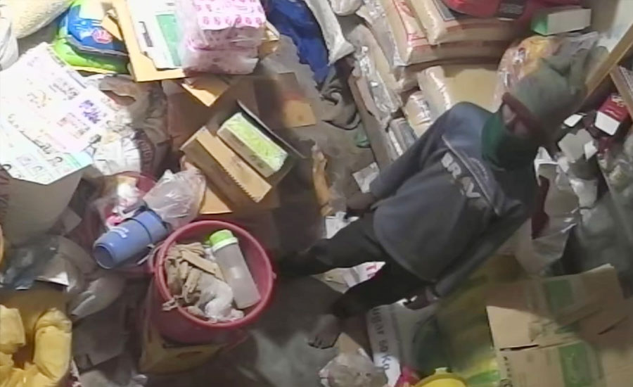 পটুয়াখালীর দুমকিতে গভীর রাতে সাতটি দোকানে চুরি সংঘটিত হয়েছে।