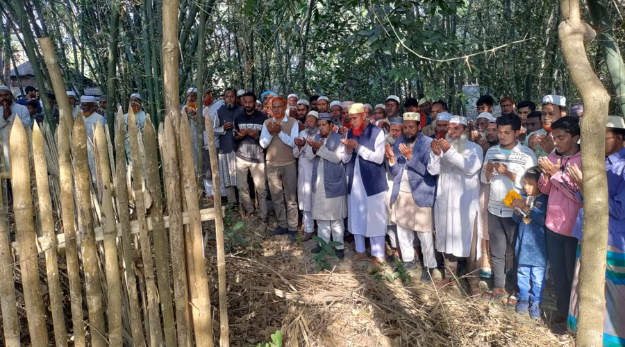 বাগমারায় সড়ক দুর্ঘটনায় নিহত কর্মীর কবর জিয়ারতে এমপি ডা. আব্দুল বারী