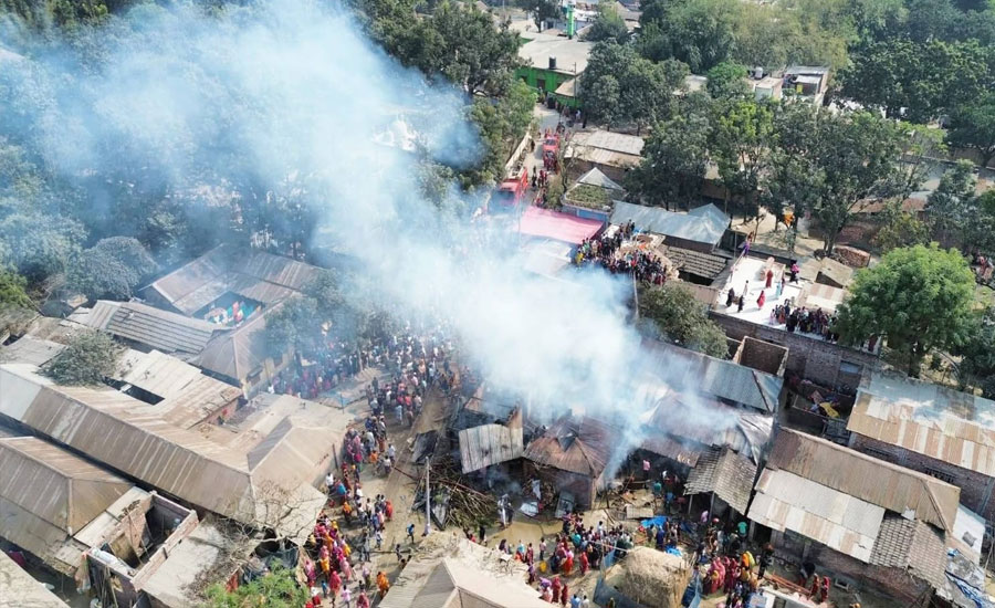 চাঁপাইনবাবগঞ্জে চার্জার বিস্ফোরণে ভয়াবহ অগ্নিকান্ড, ৪টি বাড়ি ভস্মীভূত