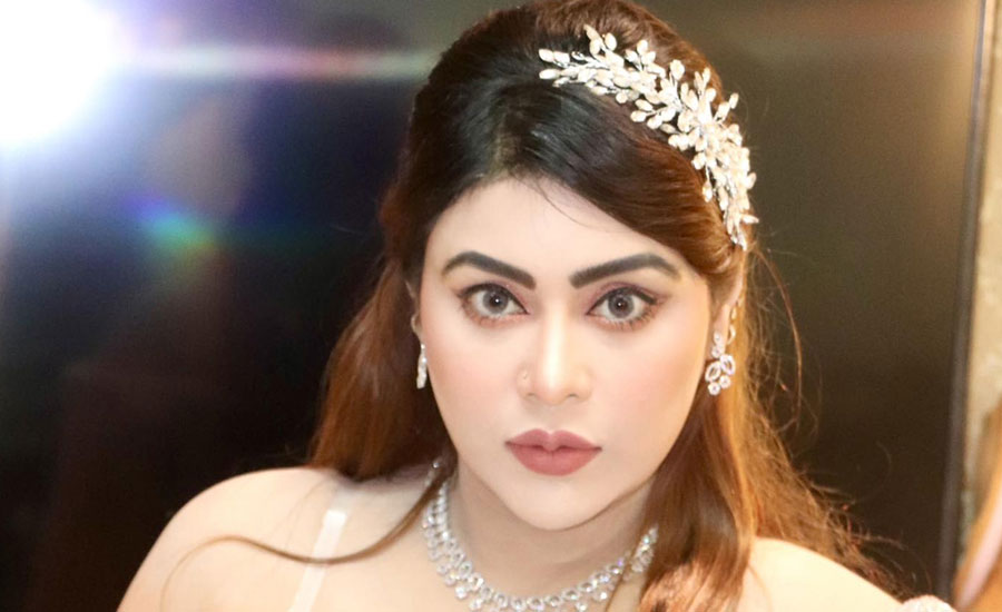 হঠাৎ ফেসবুকে ‘এস’ অক্ষর লিখে কীসের ইঙ্গিত দিলেন মিষ্টি জান্নাত?