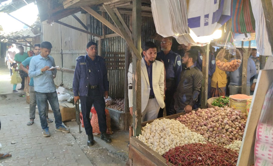 রমজানের আগে ফুলবাড়ীতে নিত্যপণ্যের ঊর্ধ্বগতি, বাজার মনিটরিংয়ে উপজেলা প্রশাসন