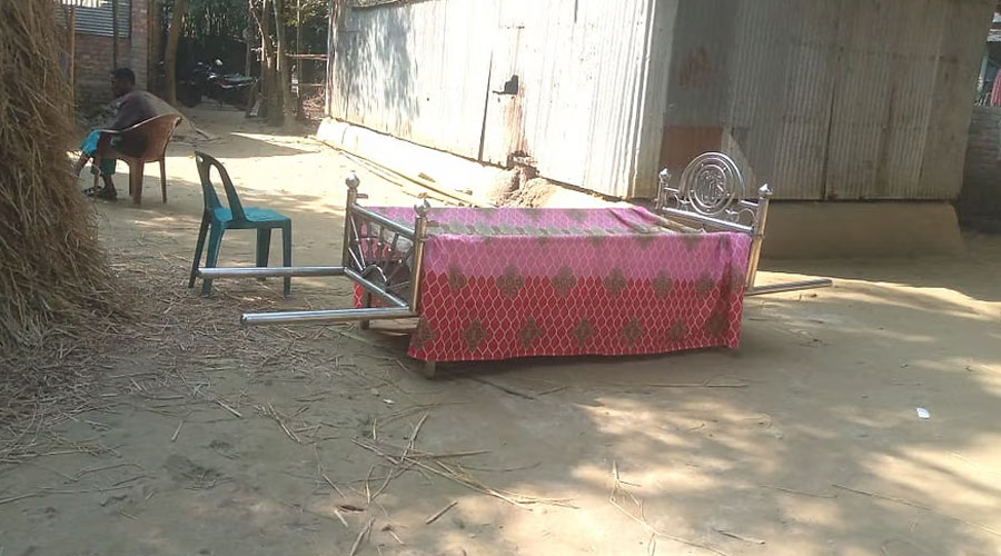 সম্পত্তি ভাগাভাগি শেষে ৩০ ঘণ্টা পর কুড়িগ্রামের সেই বাবার লাশ দাফন