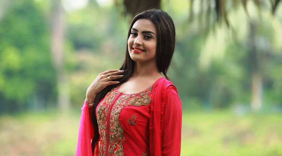 নায়িকা রুবিনা নিঝুম ও স্বামীর বিরুদ্ধে গ্রেপ্তারি পরোয়ানা