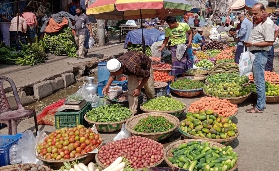 বাজারে বেগুন-লেবু-শসার দামে আগুন, বিপাকে ক্রেতারা