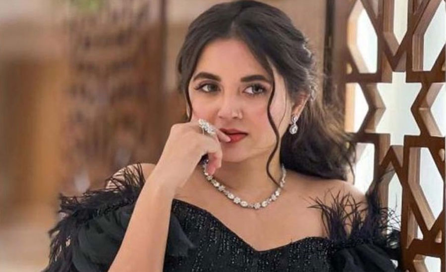 হাসপাতাল থেকে বাসায় ফিরলেন তানিয়া বৃষ্টি