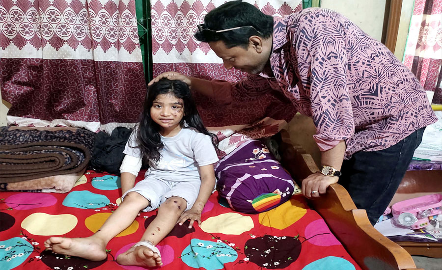 মর্গে বাবা-মায়ের লাশ, দেশে ফিরলো একমাত্র জীবিত মেয়ে ফাইজা