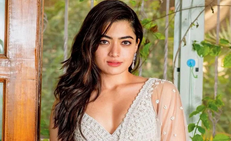 বিয়ের আগে আলোচনায় রাশমিকার সাবেক প্রেমিকের মন্তব্য