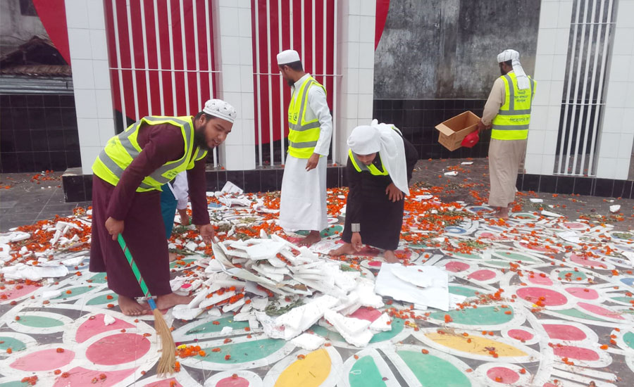 পিরোজপুর কেন্দ্রীয় শহীদ মিনারে পরিচ্ছন্নতা কার্যক্রম পরিচালনা করল ইসলামী ছাত্র আন্দোলন