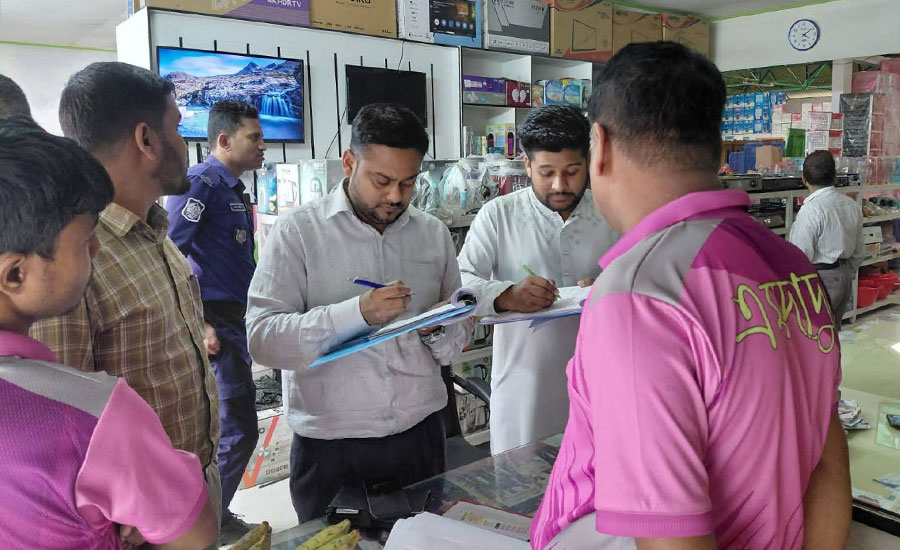 ময়মনসিংহে অতিরিক্ত মূল্যে এলপিজি বিক্রিতে ১২ হাজার টাকা জরিমানা