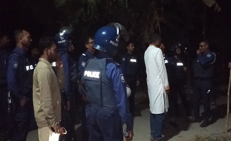 মাদারীপুরে কথা-কাটাকাটির জেরে সংঘর্ষ, অর্ধশত ককটেল বিস্ফোরণ