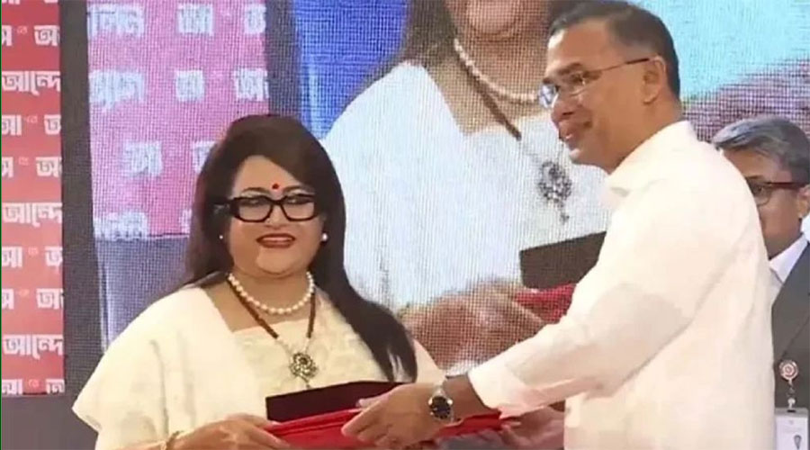 একুশে পদক তুলে দিলেন প্রধানমন্ত্রী তারেক রহমান