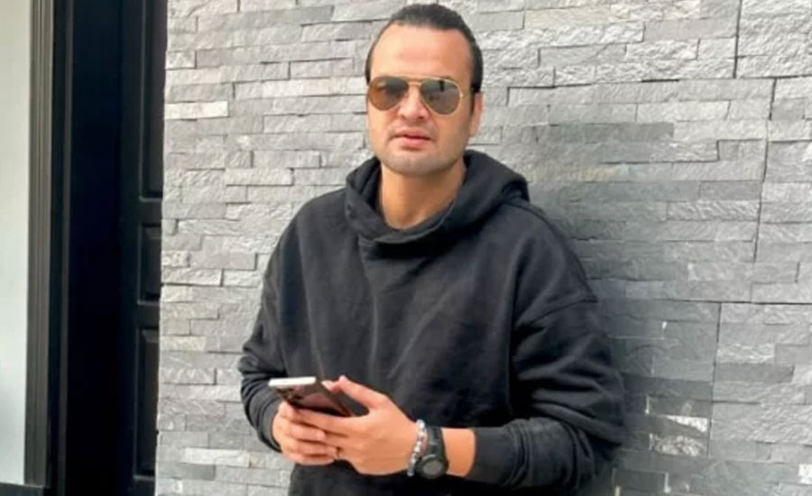 জাতীয় দলে ফেরার ঘোষণা পাকিস্তানের সাবেক লেগস্পিনার উসমান কাদিরের