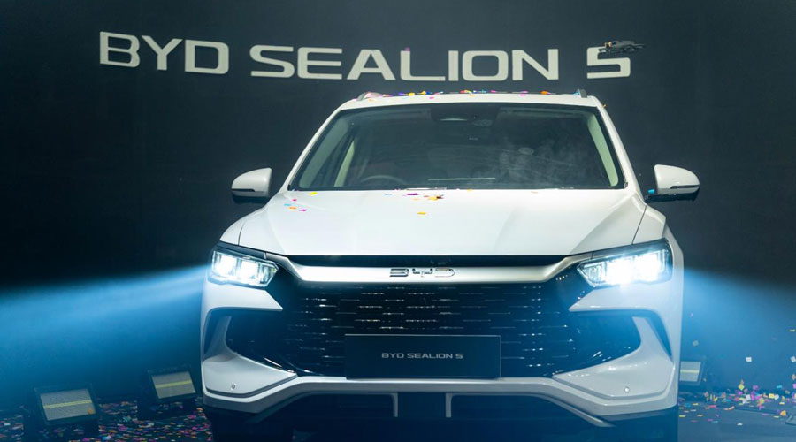 দেশে বিওয়াইডি সিলায়ন ৫ উন্মোচন, তেল ও বিদ্যুতে চলবে ১ হাজার কিলোমিটার