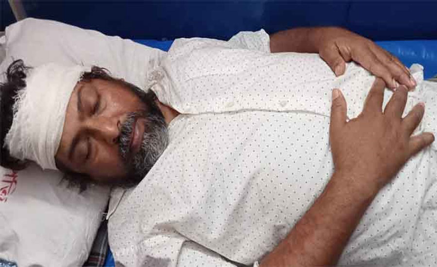 যুবদল নেতার নেতৃত্বে প্রেসক্লাবে ঢুকে সভাপতির উপর হামলা 
