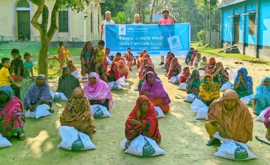 নাসীহা ফাউন্ডেশনের উদ্যোগে ৫০ অসহায় পরিবারের মাঝে ইফতার ও সাহরি সামগ্রী বিতরণ