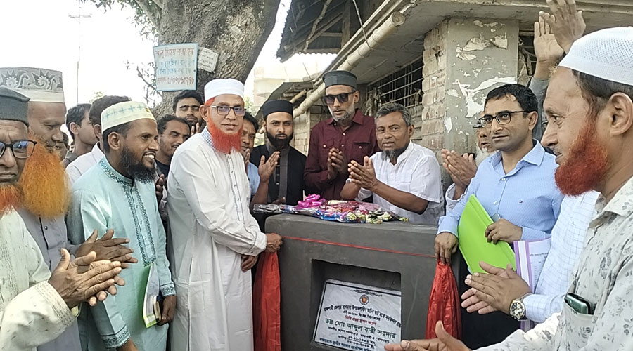 বাগমারায় তিনটি পাকা রাস্তা নির্মাণ কাজের উদ্বোধন করেন এমপি ডাঃ আব্দুল বারী