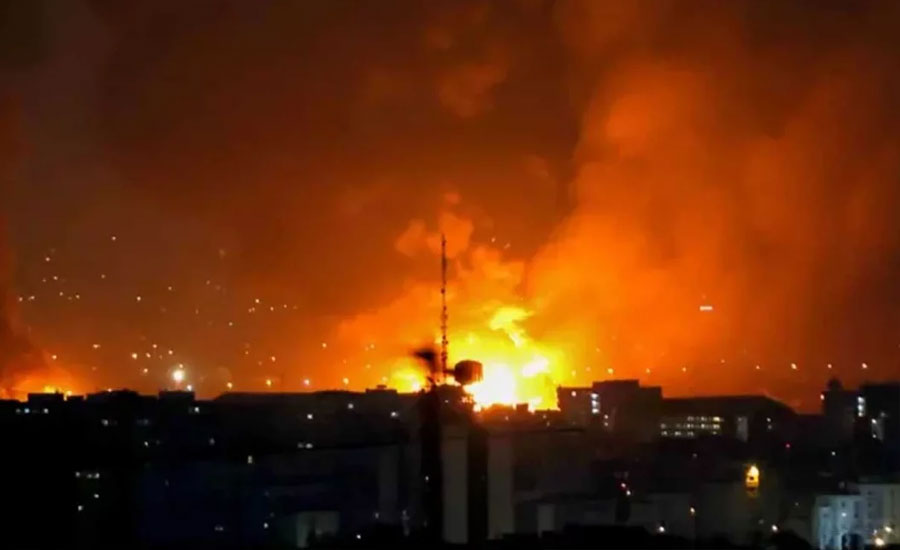 তেহরানের প্রধান বিমানবন্দরে ব্যাপক বিস্ফোরণ, জ্বলছে বিমান  