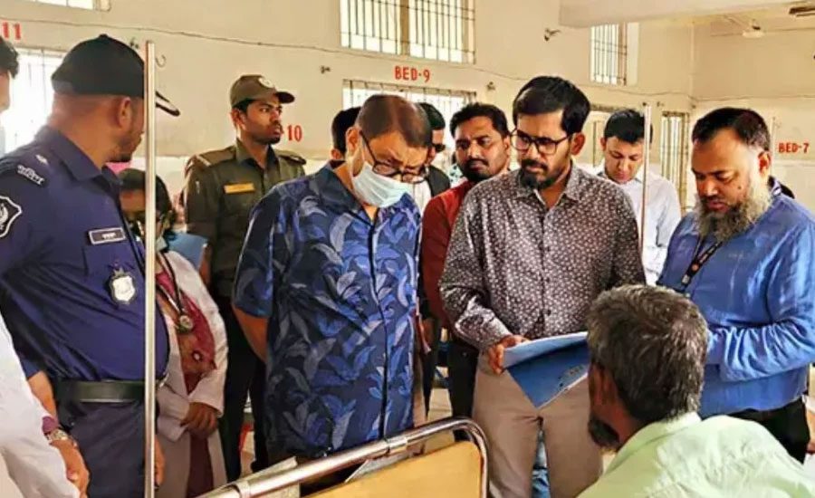 হঠাৎ পরিদর্শনে গিয়ে স্বাস্থ্যমন্ত্রী দেখলেন হাসপাতালের অর্ধেক চিকিৎসক নাই