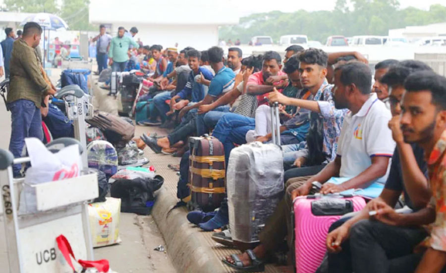 ভিসার মেয়াদ শেষ হওয়া প্রবাসীদের জন্য হটলাইন চালু: প্রবাসীকল্যাণ মন্ত্রী