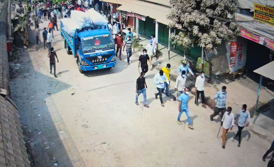 গাজীপুরে ঝুট ব্যবসা নিয়ে হামলা, গুলি ও ককটেল বিস্ফোরণ